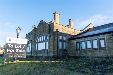 Ninos Cliviger: Shortlist of buyers drawn up for historic former pub .